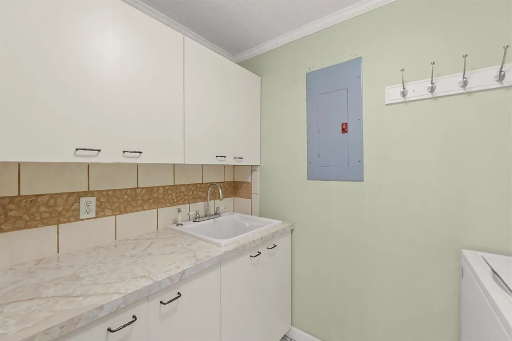 9746 SE Landing Place Tequesta, FL 33469