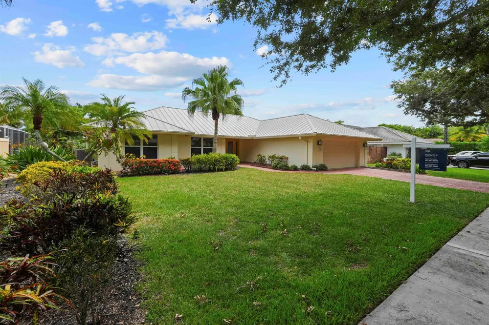 9746 SE Landing Place Tequesta, FL 33469