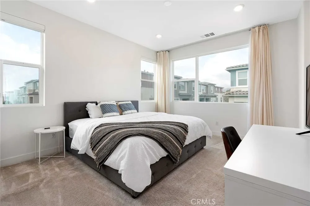 228 Siena Lake Forest, CA 92630