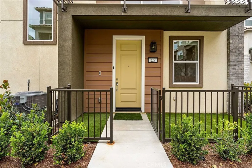 228 Siena Lake Forest, CA 92630