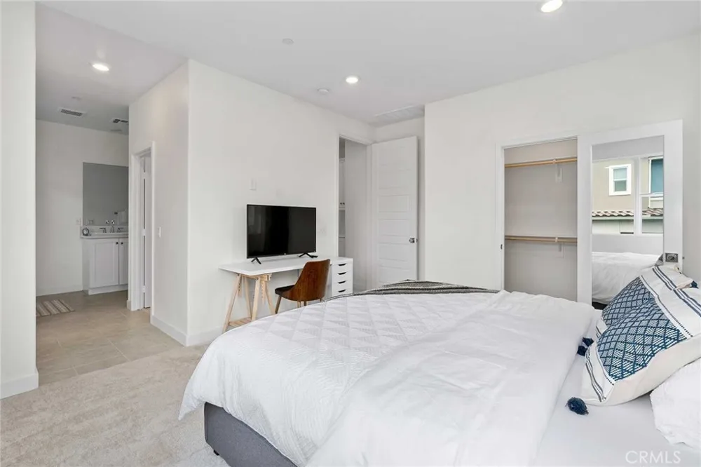 228 Siena Lake Forest, CA 92630