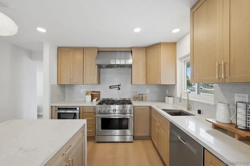 6034 Del Cerro Blvd San Diego, CA 92120