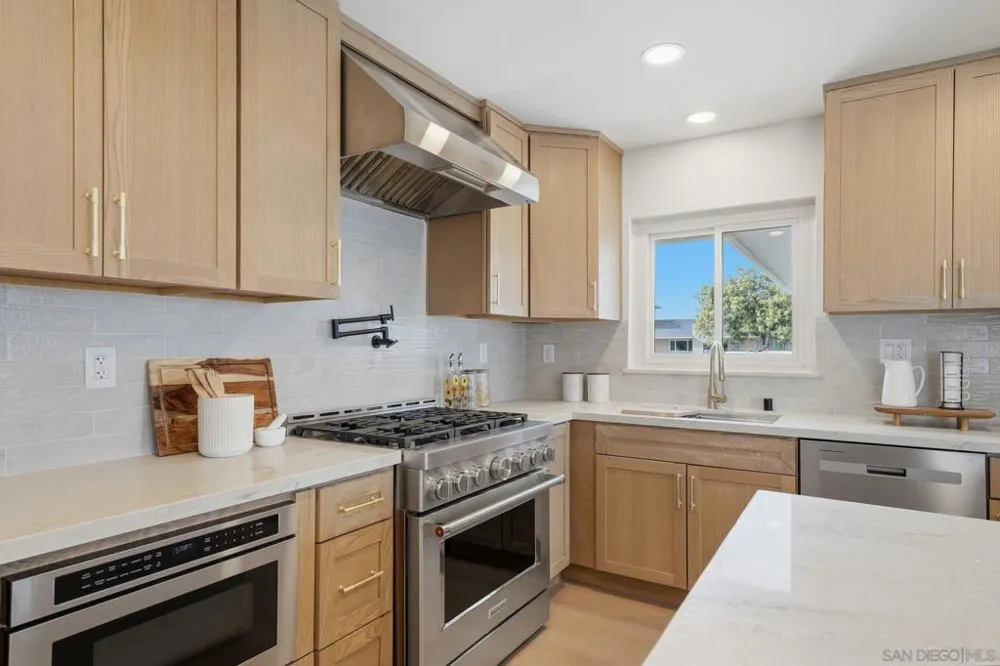 6034 Del Cerro Blvd San Diego, CA 92120