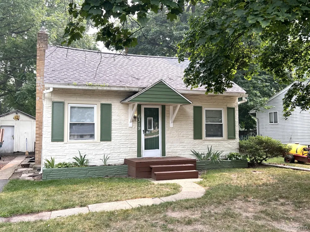 6319 S Washington Avenue Lansing City, MI 48911