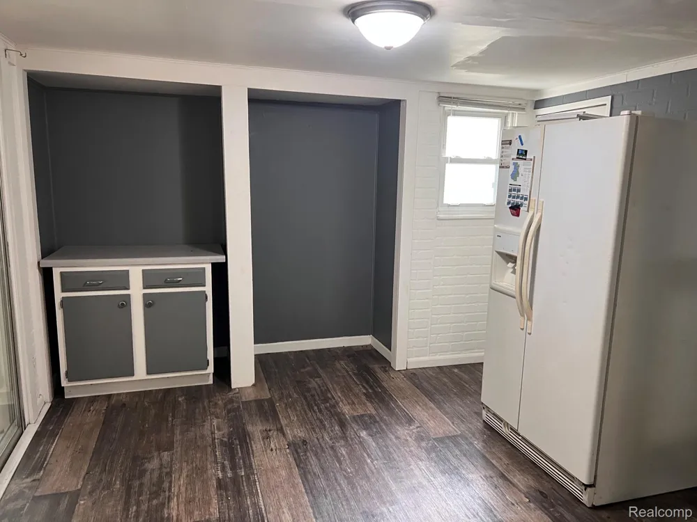 6319 S Washington Avenue Lansing City, MI 48911