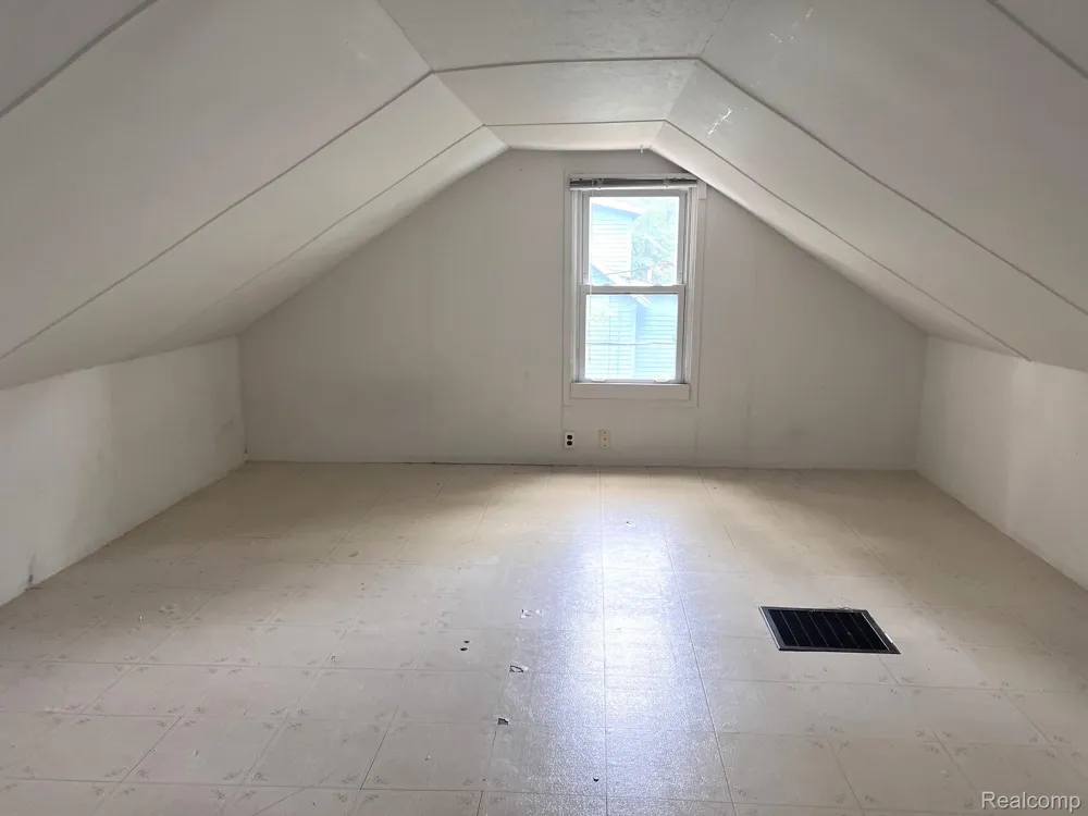 6319 S Washington Avenue Lansing City, MI 48911