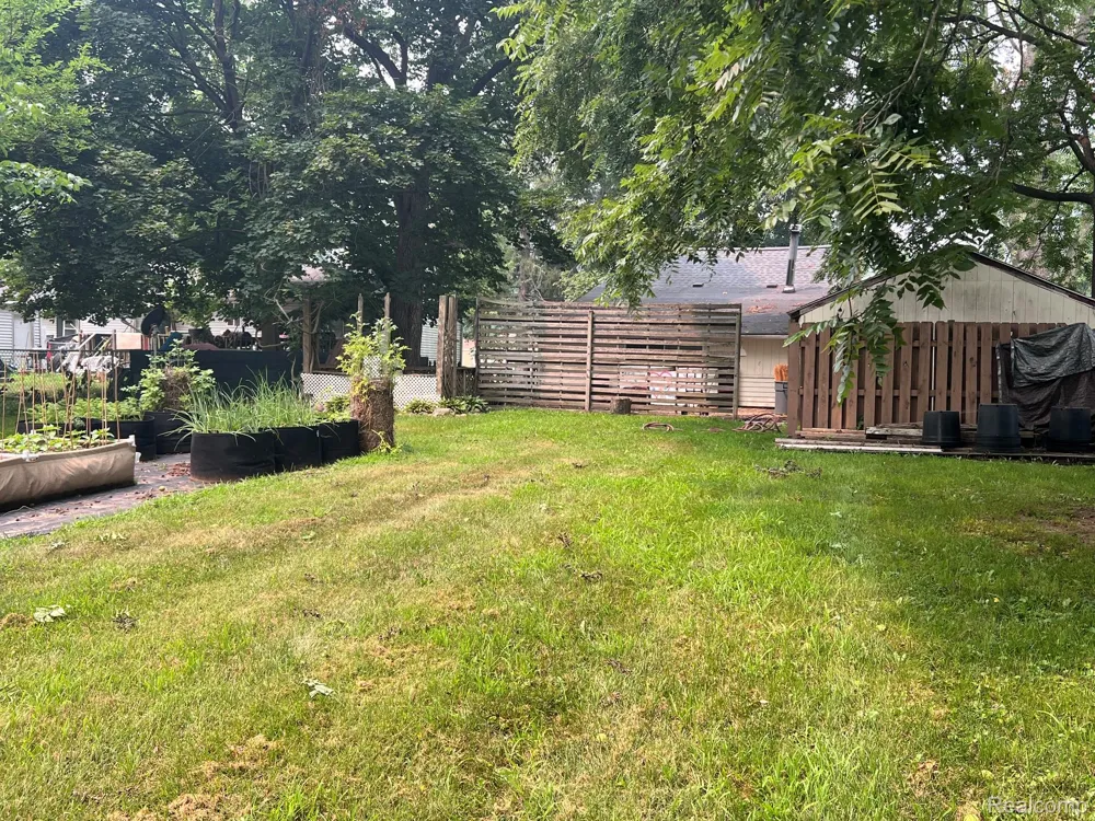 6319 S Washington Avenue Lansing City, MI 48911