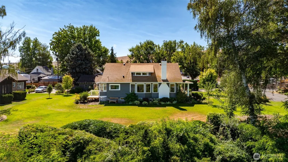 106 7th Street Prosser, WA 99350
