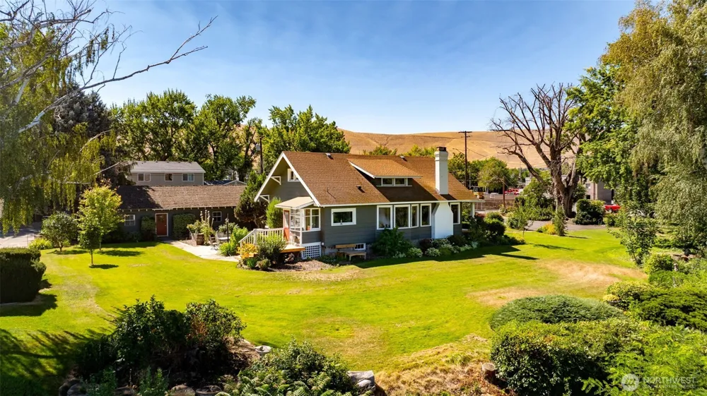 106 7th Street Prosser, WA 99350