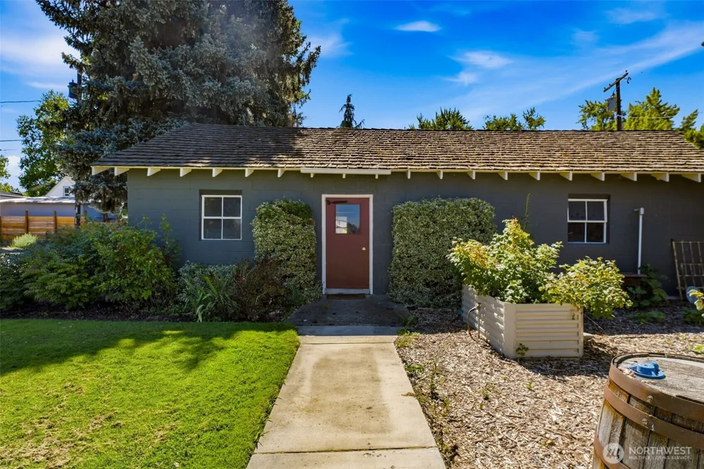 106 7th Street Prosser, WA 99350