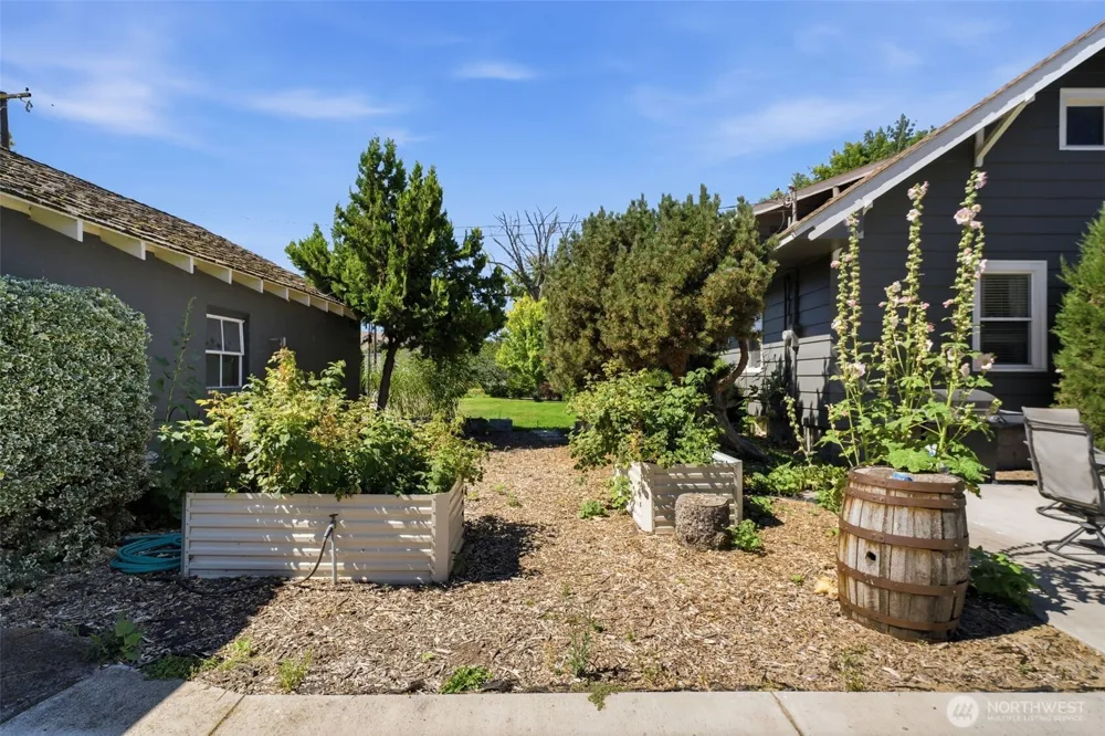 106 7th Street Prosser, WA 99350