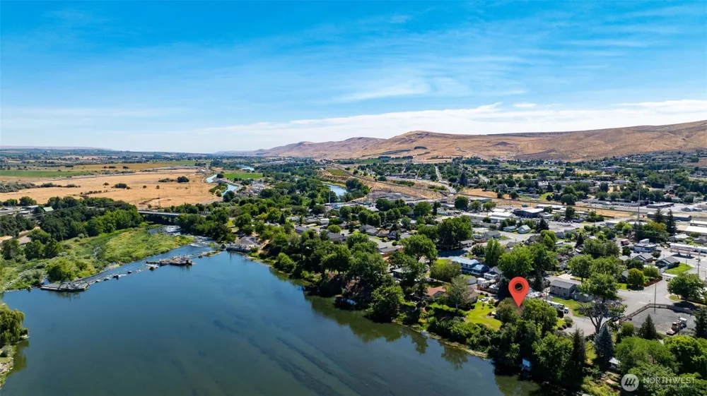 106 7th Street Prosser, WA 99350