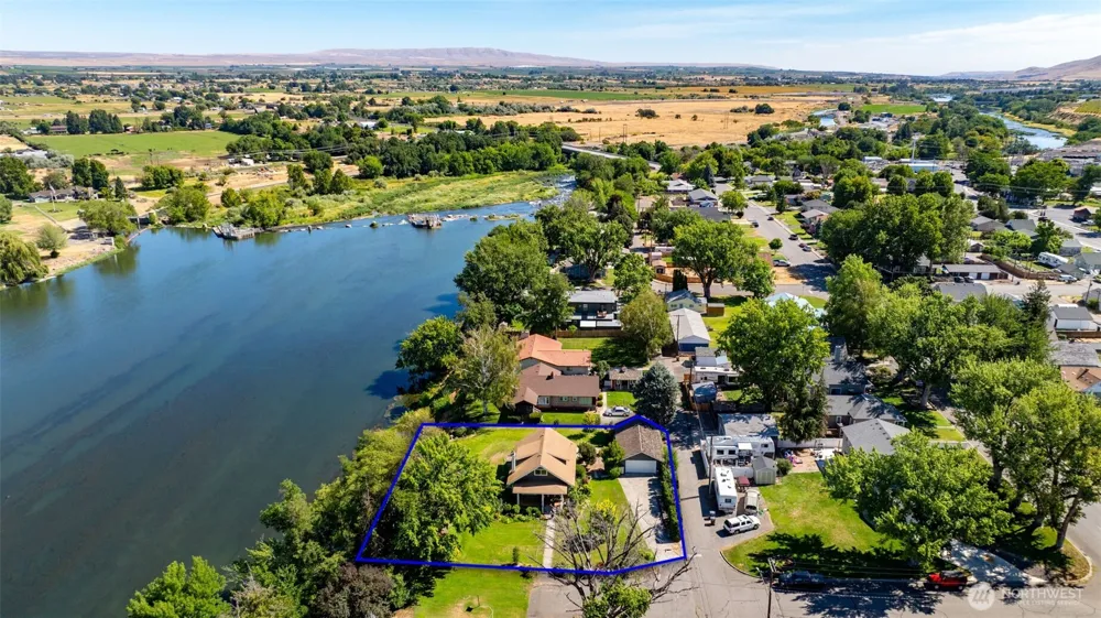 106 7th Street Prosser, WA 99350