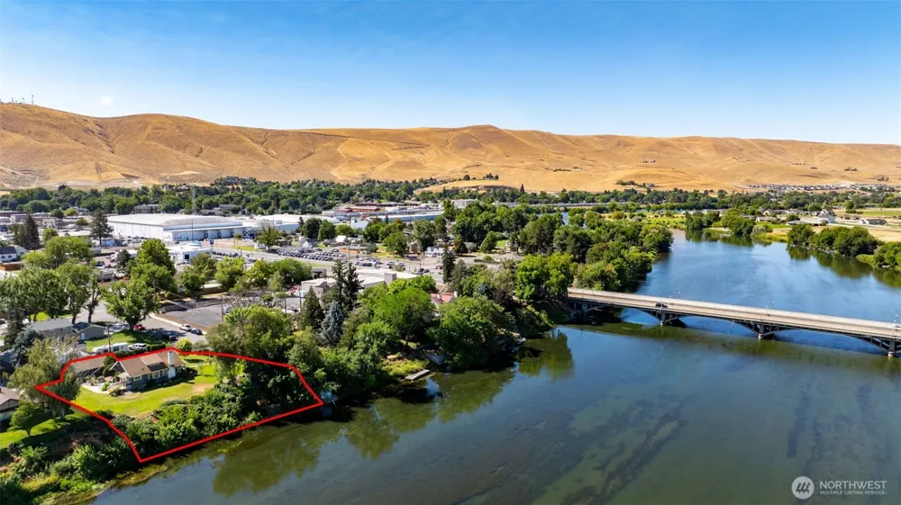 106 7th Street Prosser, WA 99350