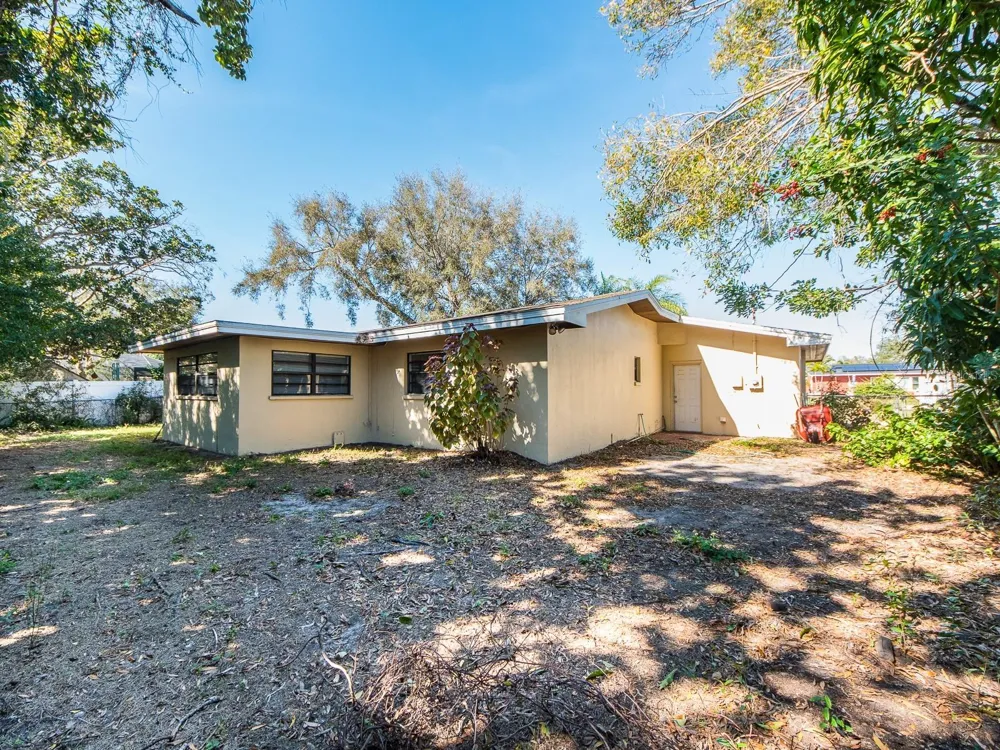 2242 INDIAN AVENUE S Largo, FL 33770
