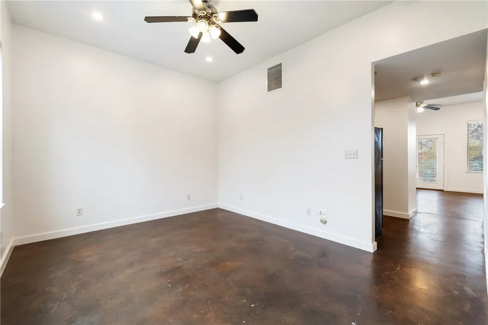 2601 E 7th Street #203 Austin, TX 78702