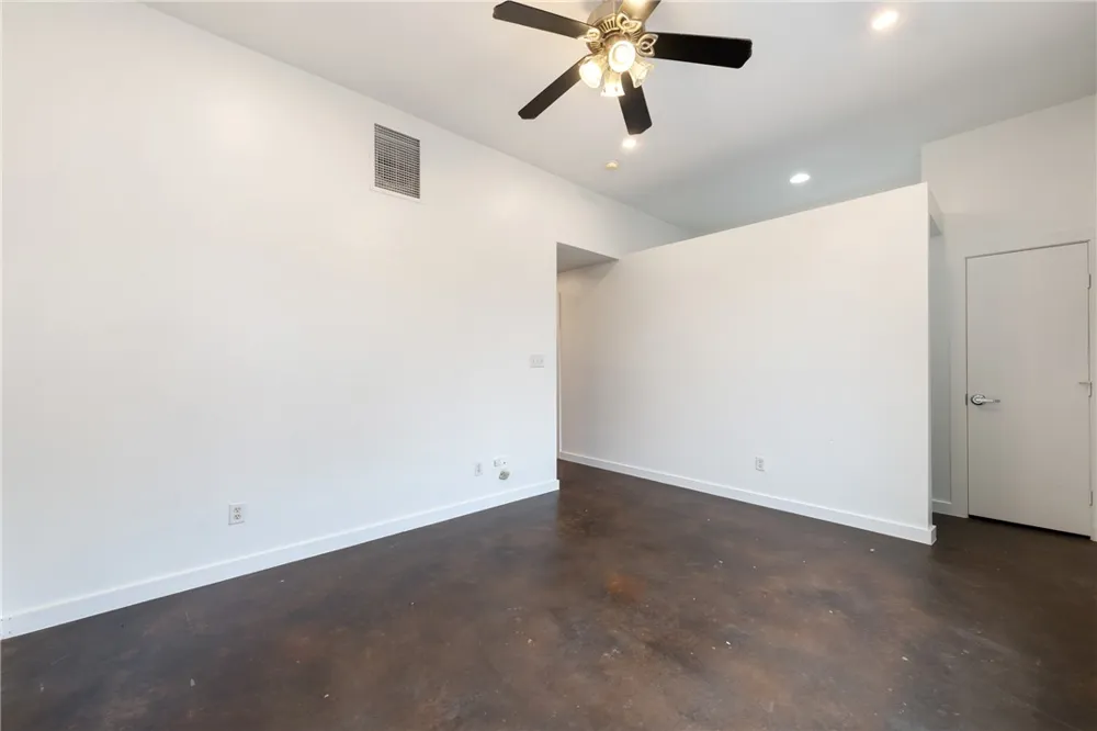 2601 E 7th Street #203 Austin, TX 78702