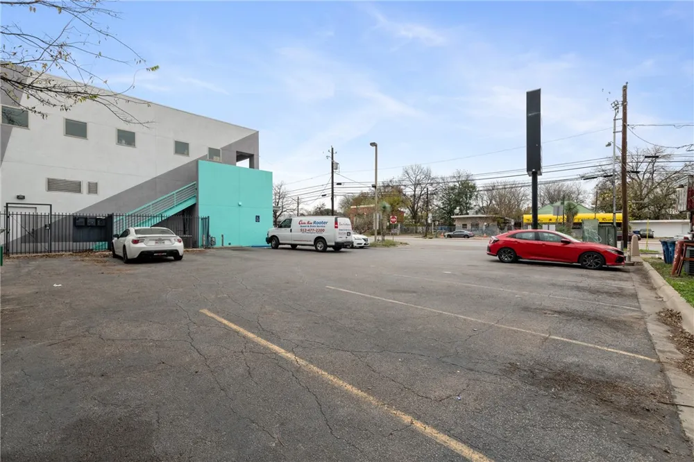 2601 E 7th Street #203 Austin, TX 78702