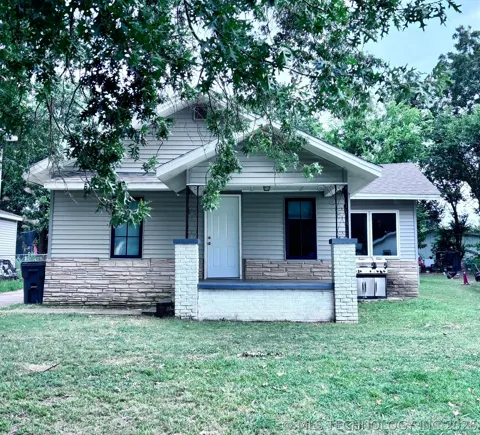 1016 E 2nd Street