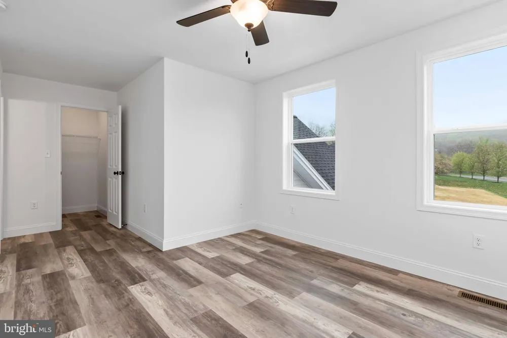 S. AUTUMN CHASE DRIVE Mechanicsburg, PA 17055