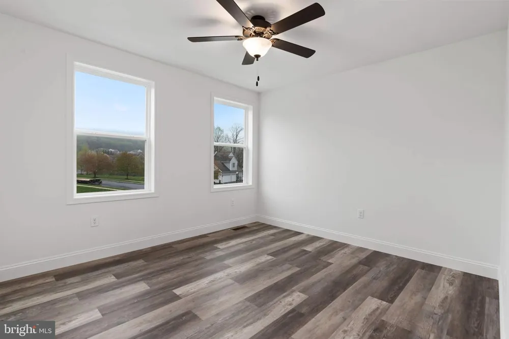 S. AUTUMN CHASE DRIVE Mechanicsburg, PA 17055