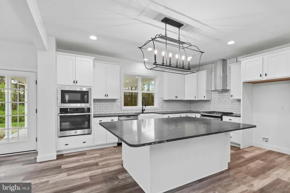S. AUTUMN CHASE DRIVE Mechanicsburg, PA 17055