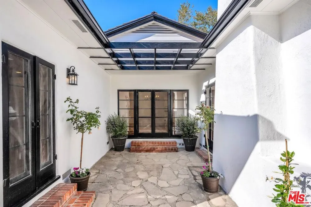 629 Rexford Drive Beverly Hills, CA 90210
