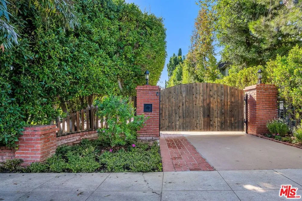 629 Rexford Drive Beverly Hills, CA 90210