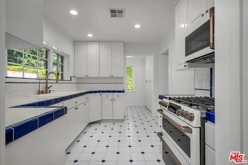 629 Rexford Drive Beverly Hills, CA 90210