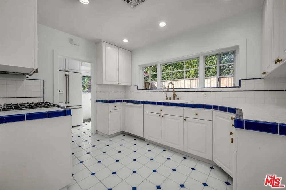 629 Rexford Drive Beverly Hills, CA 90210