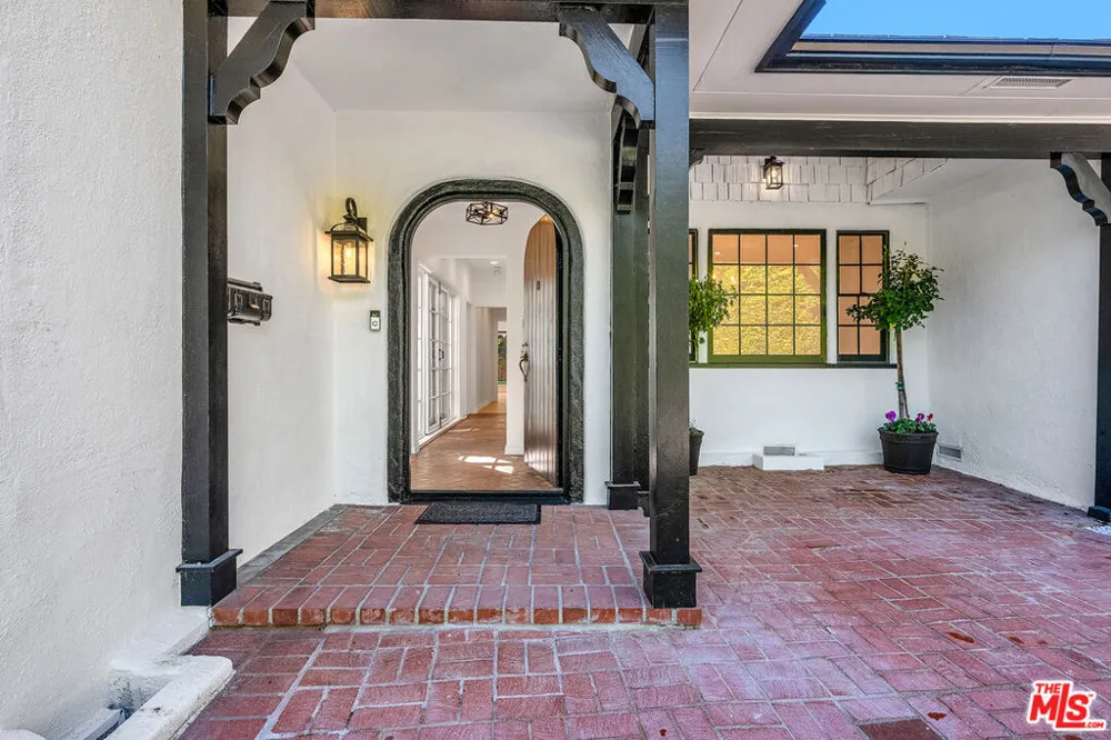 629 Rexford Drive Beverly Hills, CA 90210