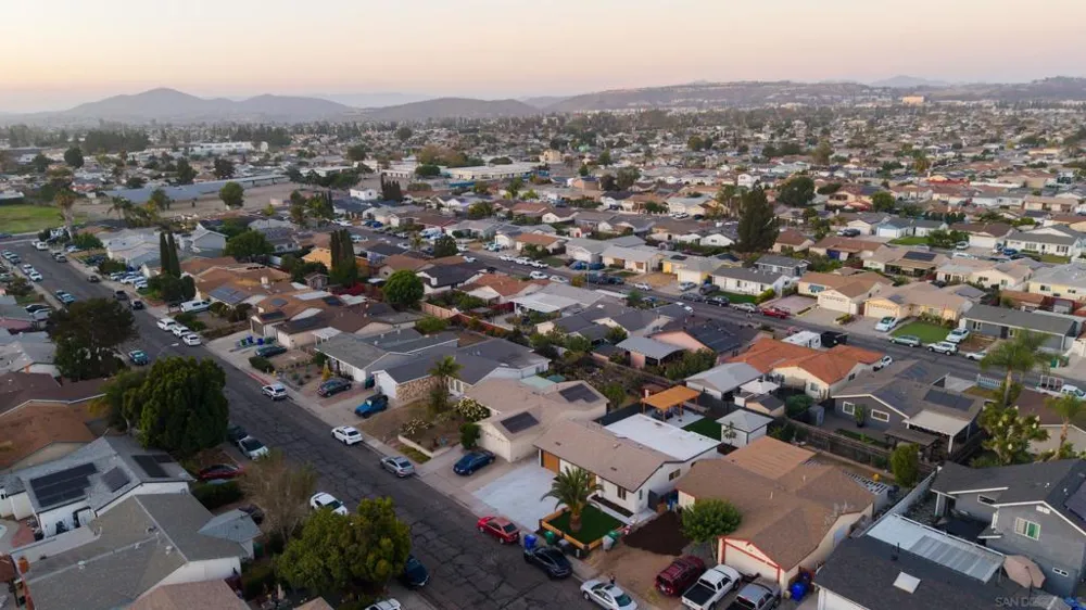 10211 Saluda Ave San Diego, CA 92126