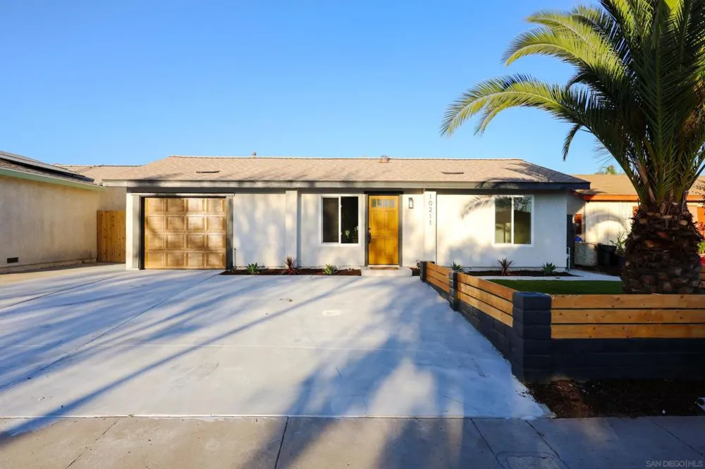 10211 Saluda Ave San Diego, CA 92126