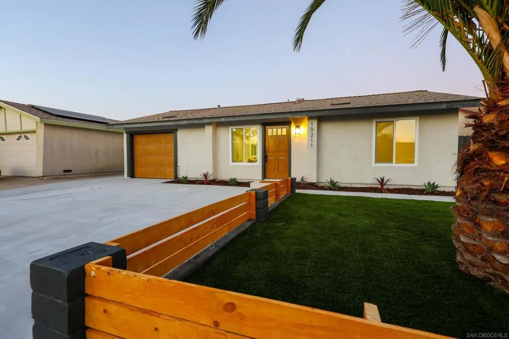 10211 Saluda Ave San Diego, CA 92126