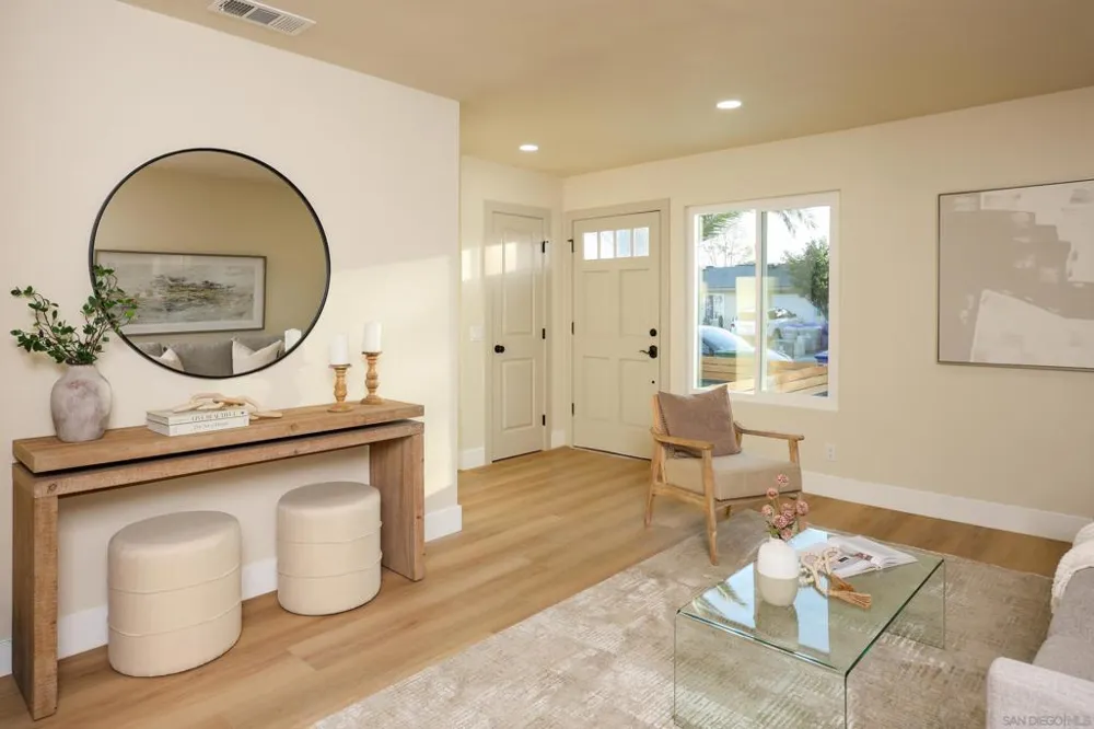 10211 Saluda Ave San Diego, CA 92126