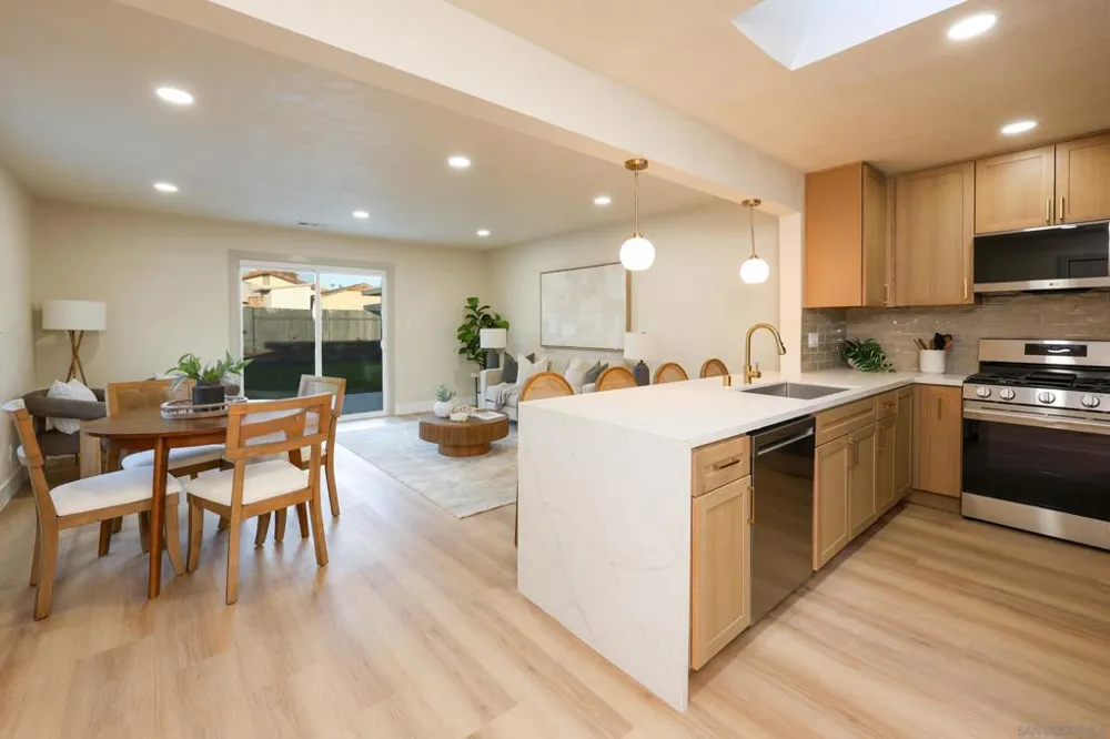 10211 Saluda Ave San Diego, CA 92126