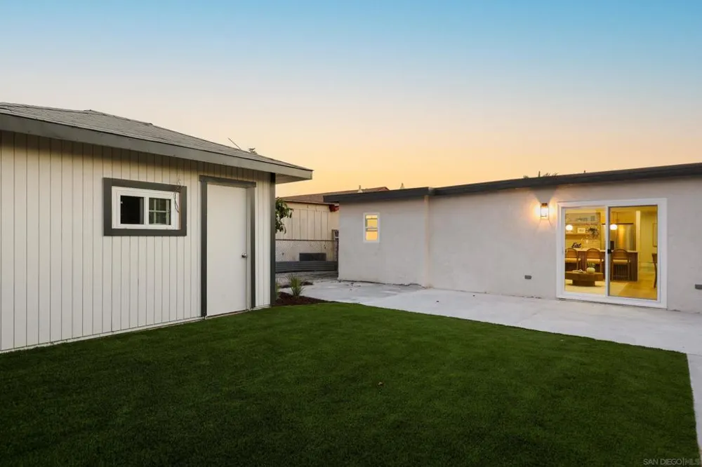 10211 Saluda Ave San Diego, CA 92126