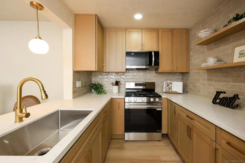 10211 Saluda Ave San Diego, CA 92126