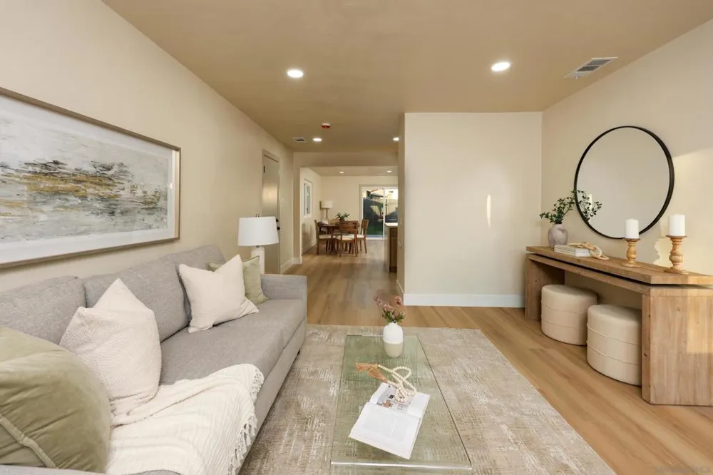 10211 Saluda Ave San Diego, CA 92126