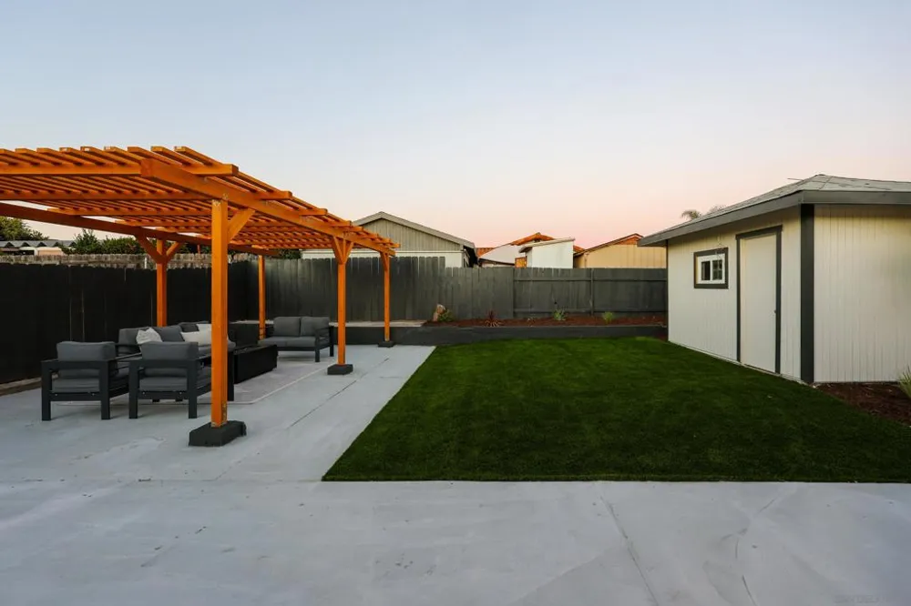 10211 Saluda Ave San Diego, CA 92126