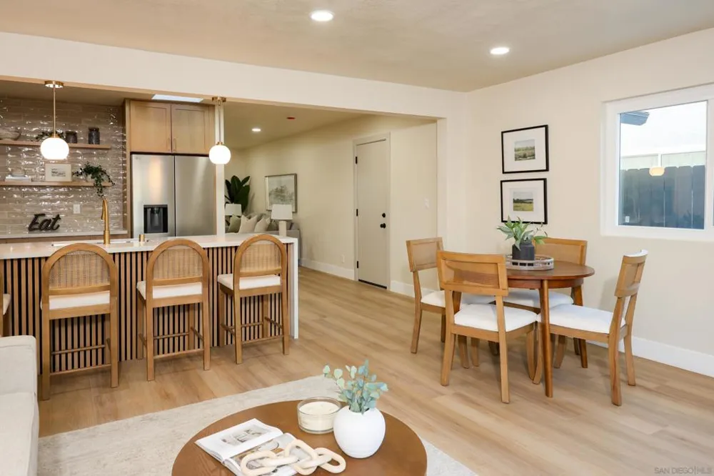 10211 Saluda Ave San Diego, CA 92126