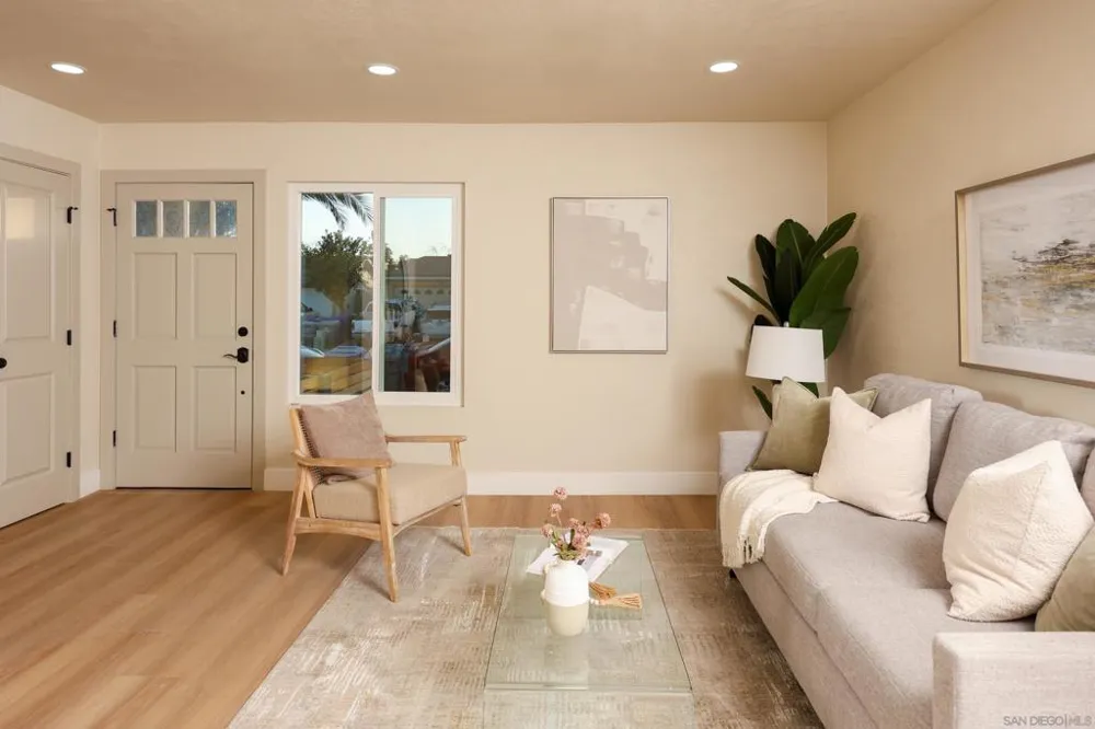 10211 Saluda Ave San Diego, CA 92126