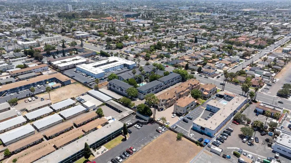 569 E STREET #14 Chula Vista, CA 91910