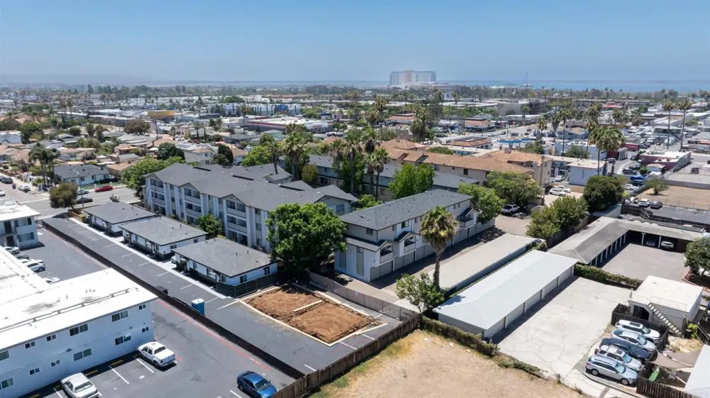 569 E STREET #14 Chula Vista, CA 91910