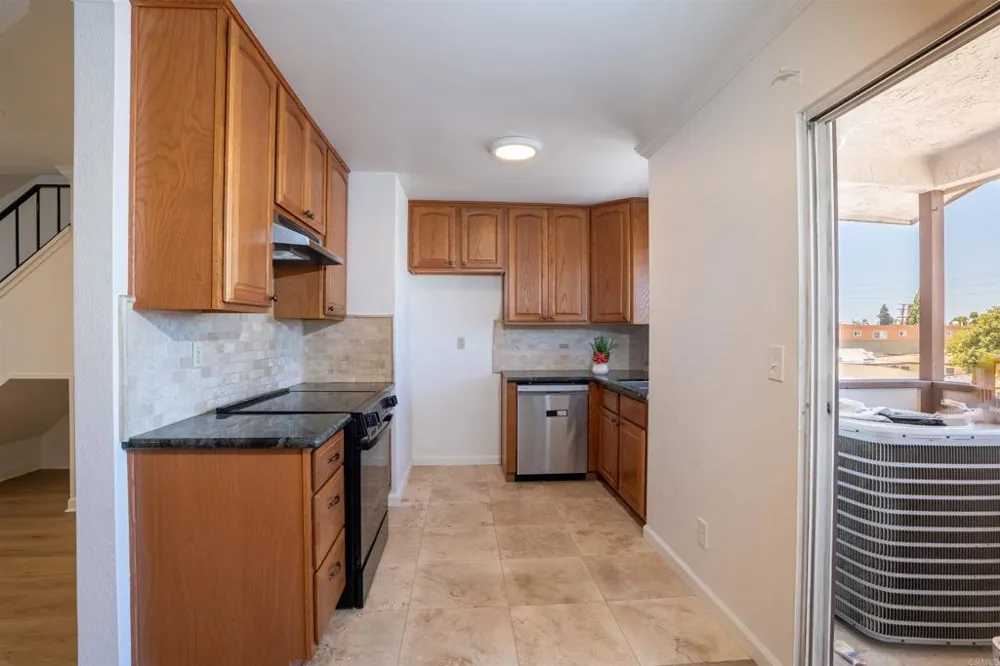 569 E STREET #14 Chula Vista, CA 91910