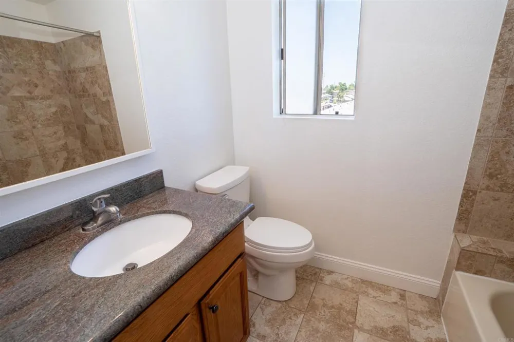 569 E STREET #14 Chula Vista, CA 91910