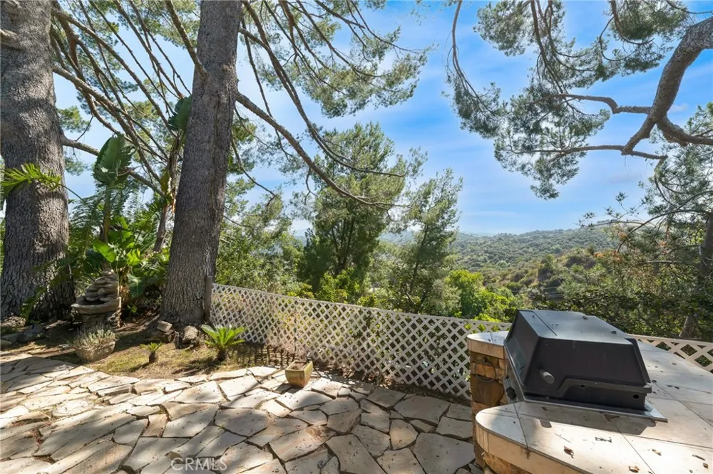 126 Pueblo Lane Topanga, CA 90290