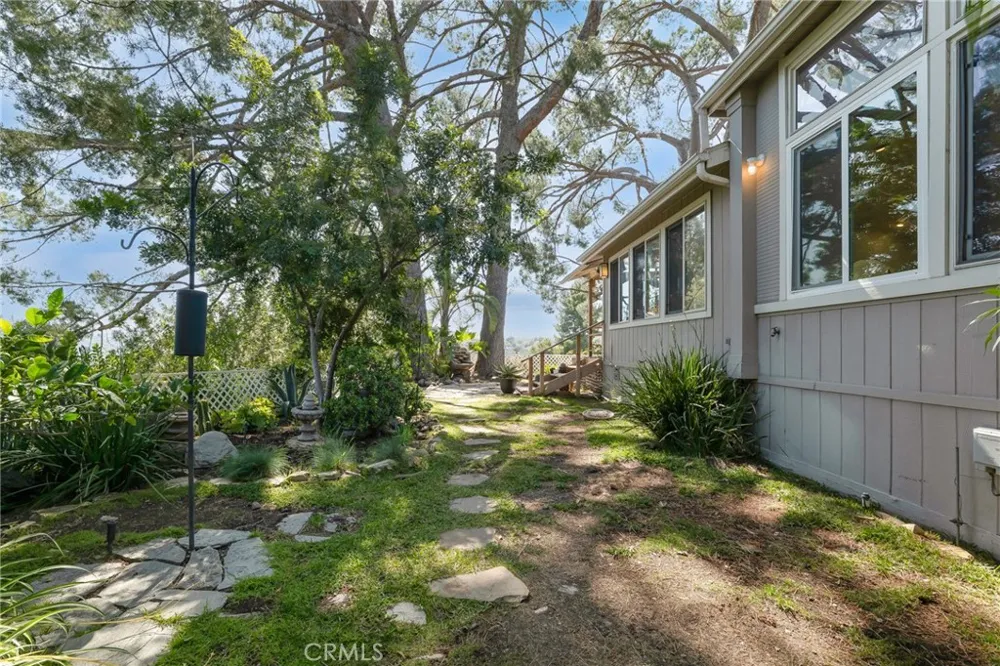 126 Pueblo Lane Topanga, CA 90290