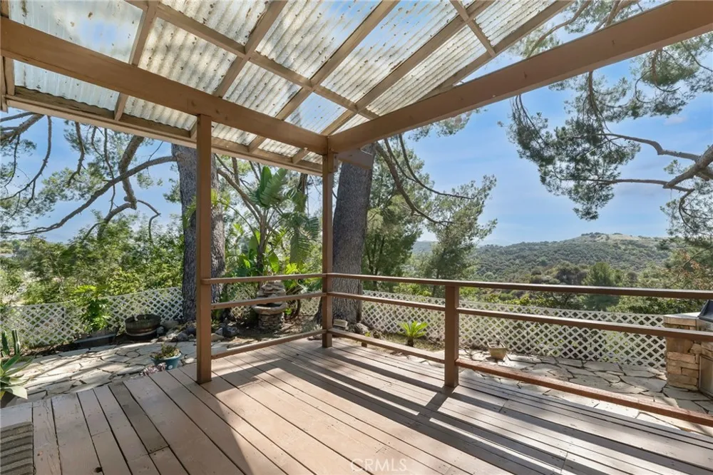 126 Pueblo Lane Topanga, CA 90290