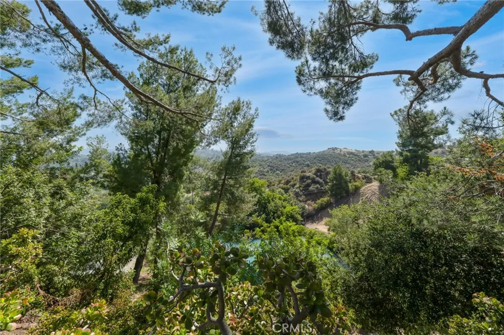 126 Pueblo Lane Topanga, CA 90290